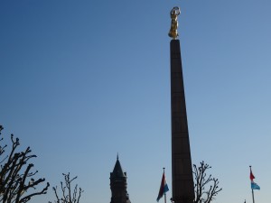 2-7ルクセンブルク　憲法広場女神像
